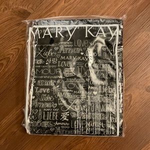 Unopened Mary Kay roll-up bag